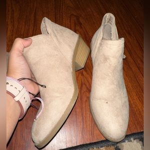 Short ankle women’s booties